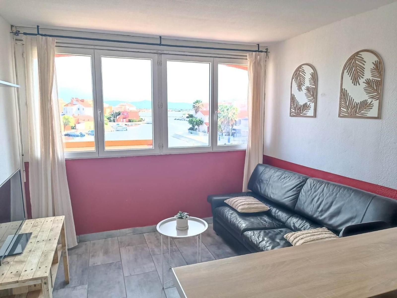 Charmant Appartement Sur La Marina Ле Баркарес Экстерьер фото